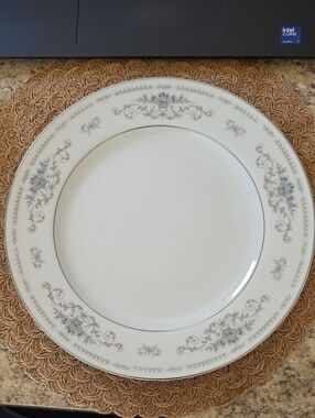 Wade Diane Fine Porcelain China 10" Dinner Plate -Japan- Set Of 2